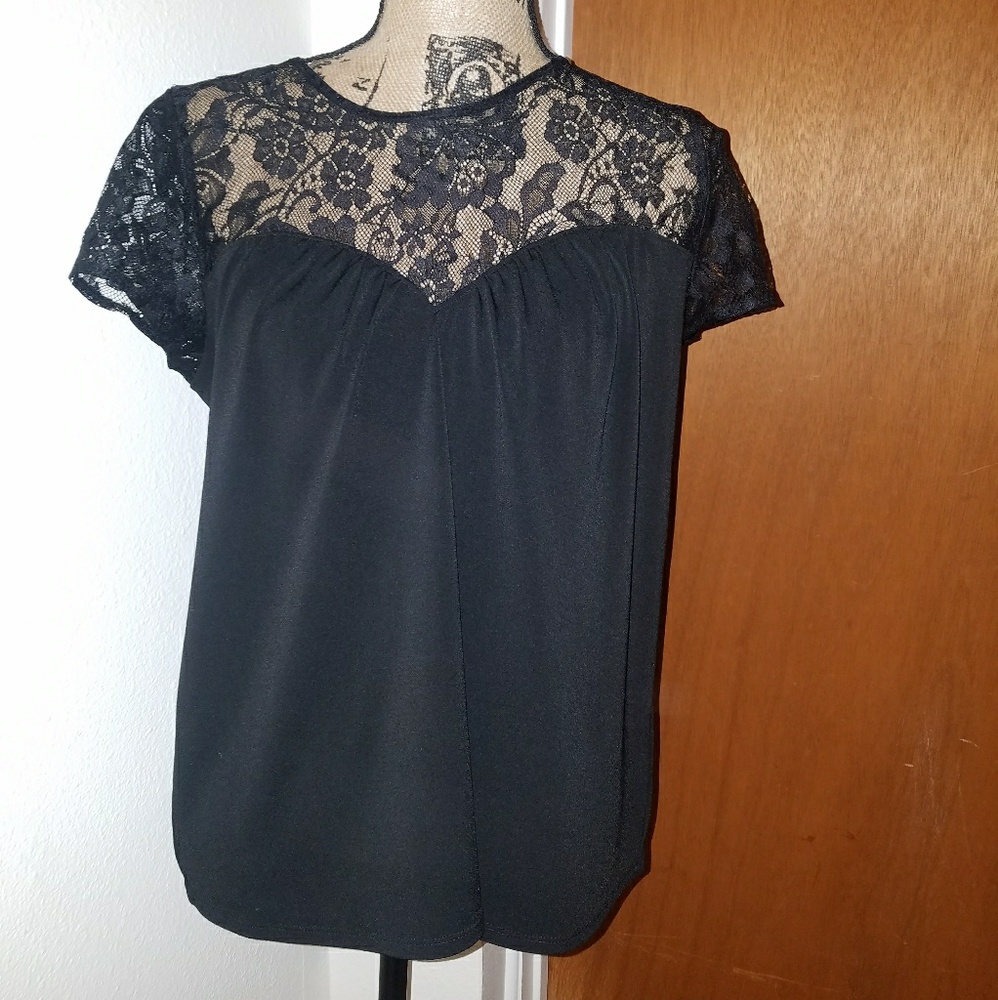 Pretty black top with lace